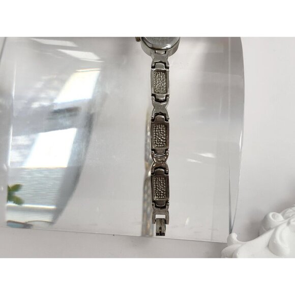 Gruen Silver Toned GR8702 Rhinestone Vintage Women's Wristwatch - 12mm - WORKS! - Picture 9 of 10